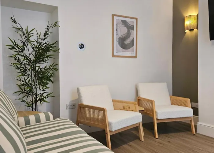 Nancy's Nook * 惠特比