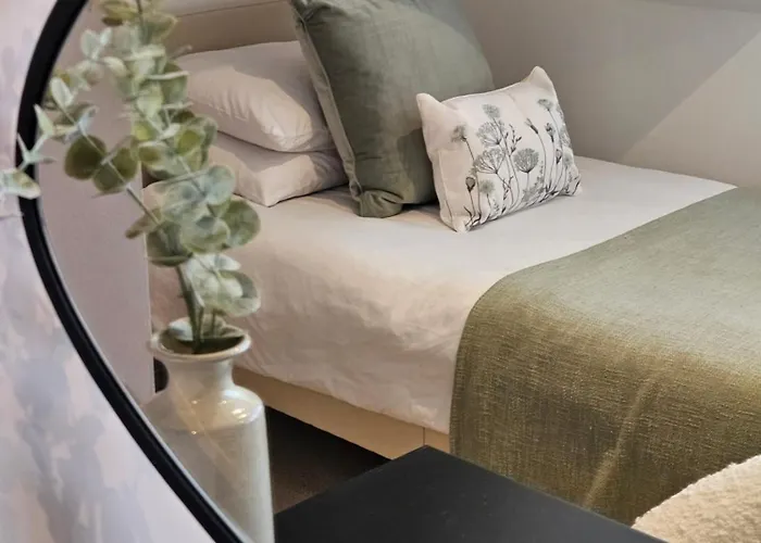 Nancy's Nook 惠特比