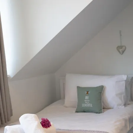 Nancy's Nook * 惠特比